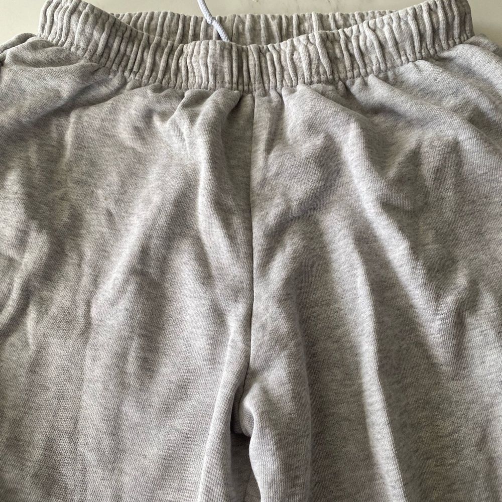 Pretty Little thing gray sweatpants - Picture 2 of 3
